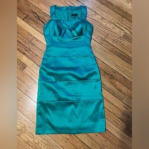 Green Dress elegant Dress Size:4